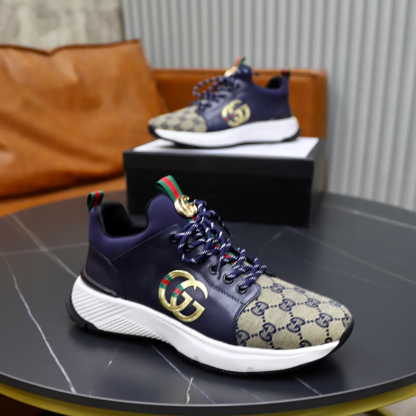Ex-factory price: 462💰🙅‍♂️🙅‍♂️🙅‍♂️ Brand: GUCCI Standard code: 38-44 (45 customized) Grade: Same as the official website Material: Original material splicing Comfortable and breathable lining Lightweight and wear-resistant sports outsole Style category: Men's fashionable casual shoes Running sneakers Distinguished luxury brand elements Top luxury Color: actual picture color